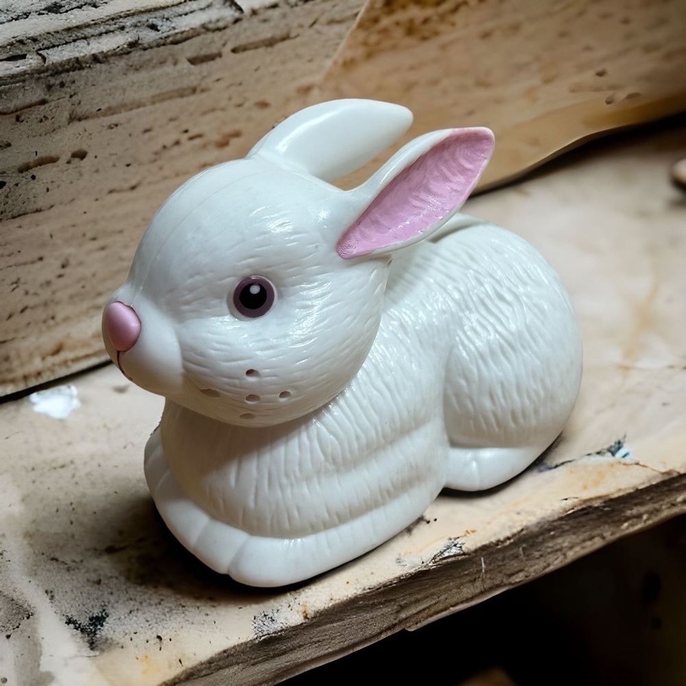 Vintage White Bunny Bank 1995 Easter Basket Rabbit